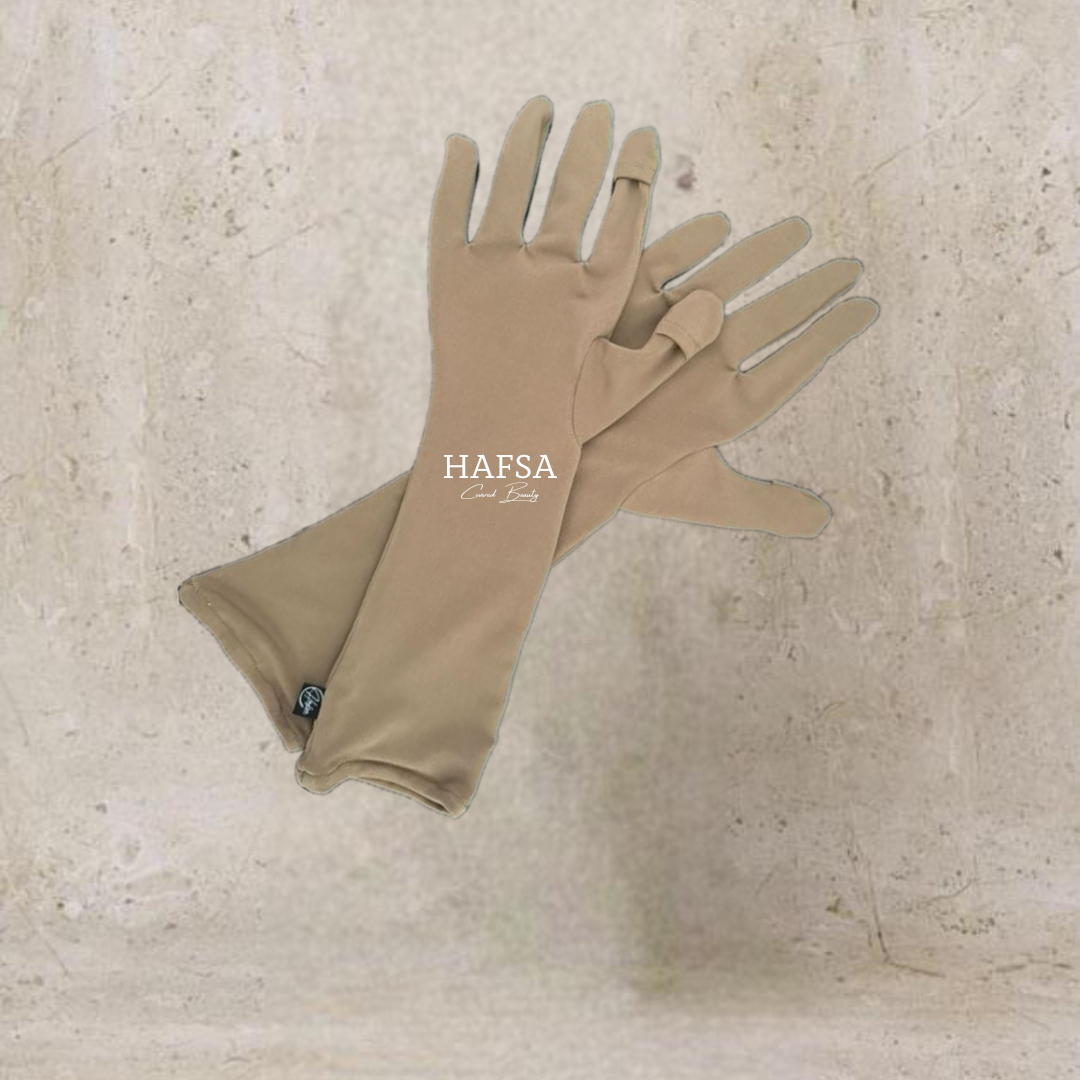 Gloves with opening