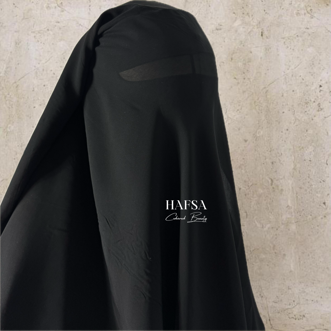 النقاب المغطى بالكامل